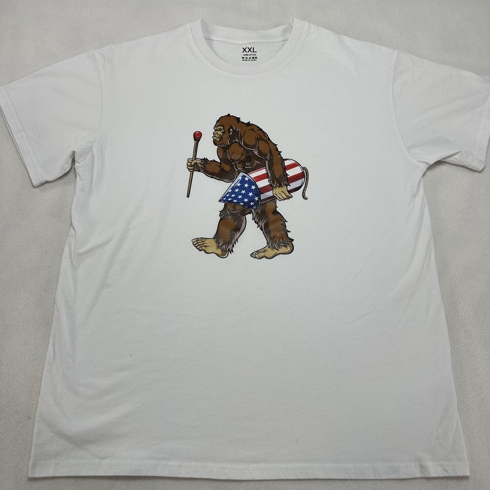 Bigfoot Sasquatch Shirt Mens 2XL White Patriotic 4th Of July Graphic Tee‎ USA